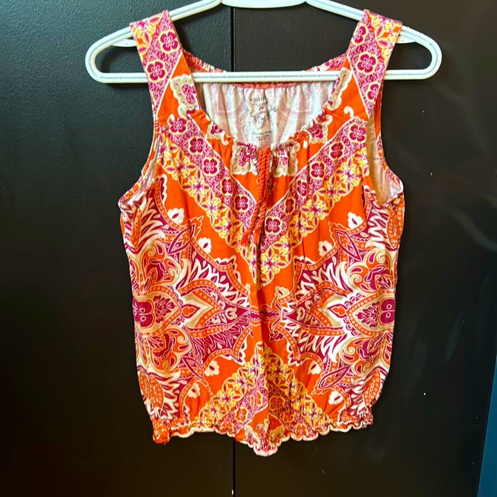 Sonoma woman’s sleeveless top. Size PM petite medium.
